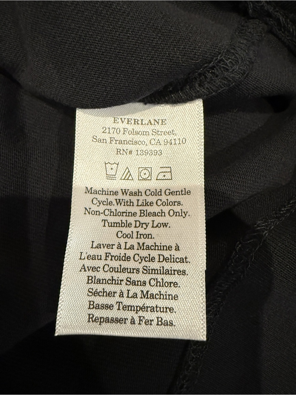 Everlane Premium Weight Cropped Tee in Black - Picture 5 of 10